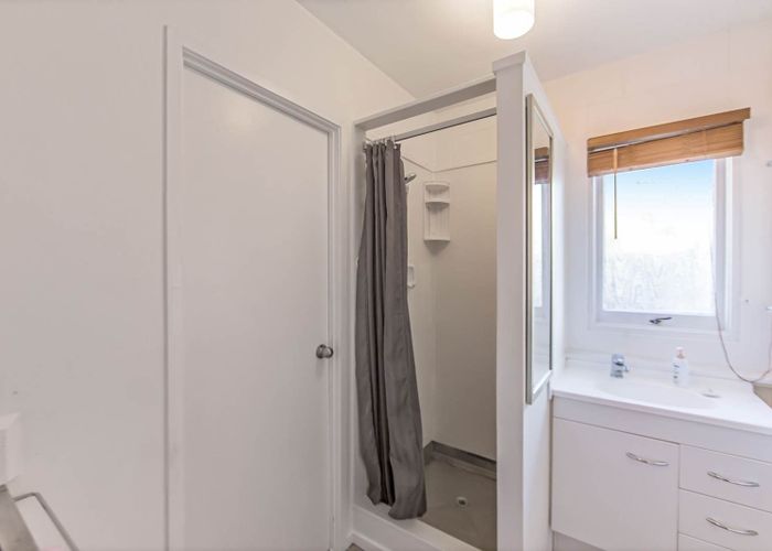  at 2/1 Glen Road, Browns Bay, North Shore City, Auckland