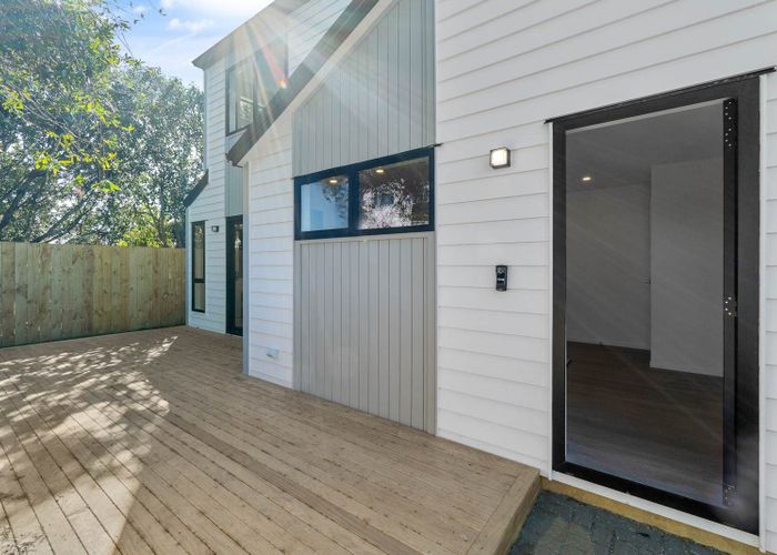  at 8A Deuxberry Avenue, Northcote, North Shore City, Auckland