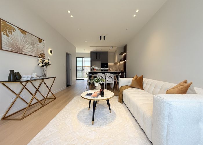  at 2-4/54 Boakes Road, Mount Wellington, Auckland City, Auckland