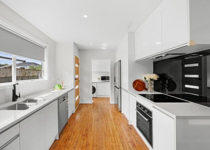  at 16 Cheam Place, Pakuranga Heights, Auckland