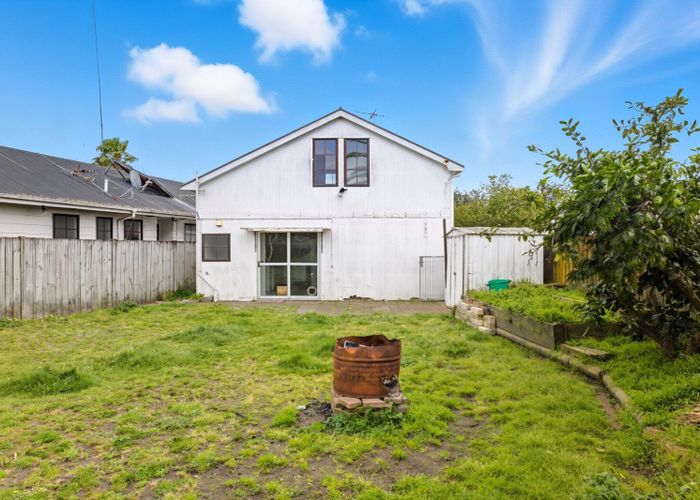  at 98A Eversham Road, Mount Maunganui