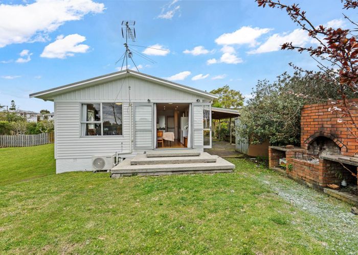  at 25 Roberts Road, Te Atatu South, Waitakere City, Auckland