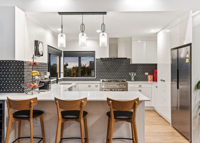  at 41 Quadrant Heights, Paraparaumu