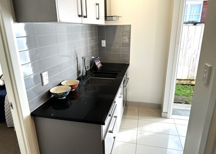  at 2/15 Campbell Road, Royal Oak, Auckland City, Auckland