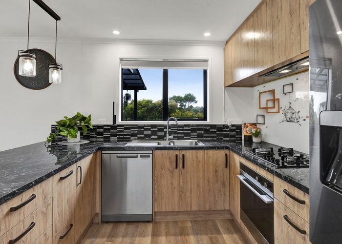  at 34B Honeyfield Drive, Whalers Gate, New Plymouth