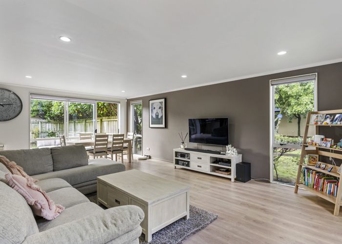  at 16 Sires Parkway, Takanini, Auckland