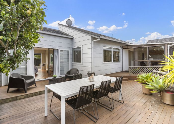  at 1/131 Grand Drive, Remuera, Auckland