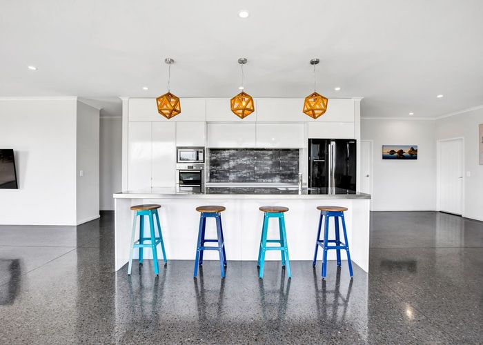  at 135 Sealy Road, Omata, New Plymouth