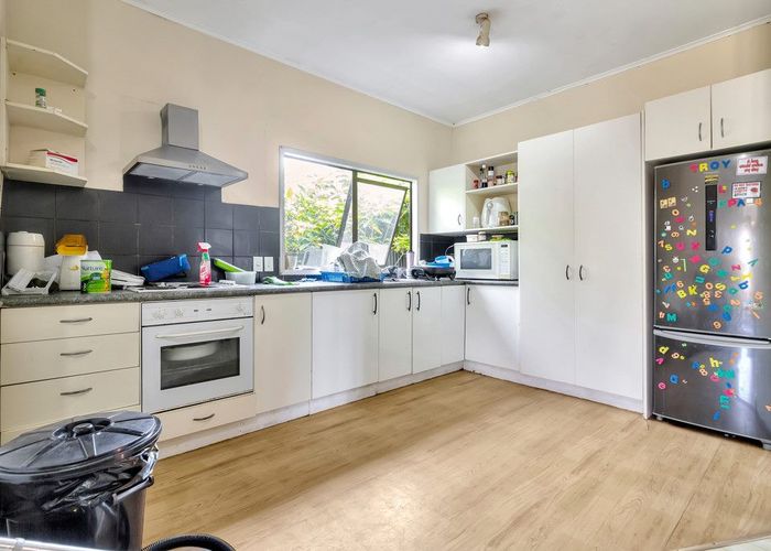  at 132 Pah Road, Papatoetoe, Auckland