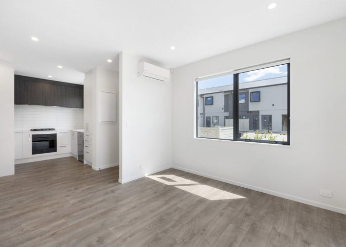  at 11 Noel Hayden Street, Conifer Grove, Papakura, Auckland
