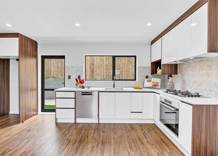  at 9/50 Tiverton Road, Avondale, Auckland