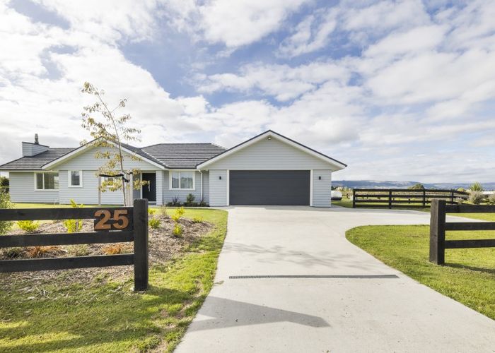  at 25 Hartwell Drive, Kelvin Grove, Palmerston North