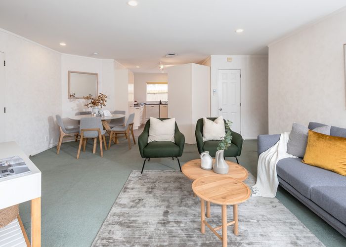  at 2/1 Ambleside Drive, Northpark, Auckland