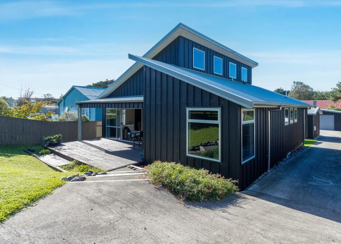  at 6 Kent Avenue, Waitarere Beach, Horowhenua, Manawatu / Whanganui