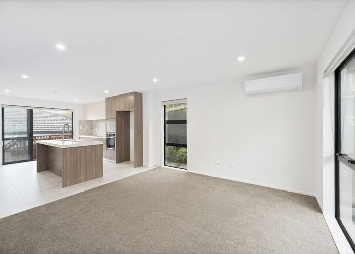  at 18/106 Triangle Road, Massey, Waitakere City, Auckland