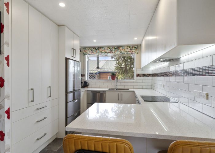  at 6 Robert Grove, Paraparaumu, Kapiti Coast, Wellington