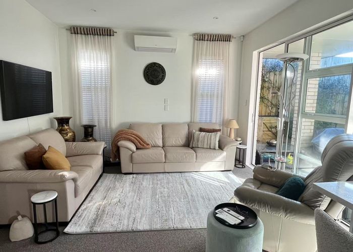  at 5 Howden Lane, Golflands, Auckland