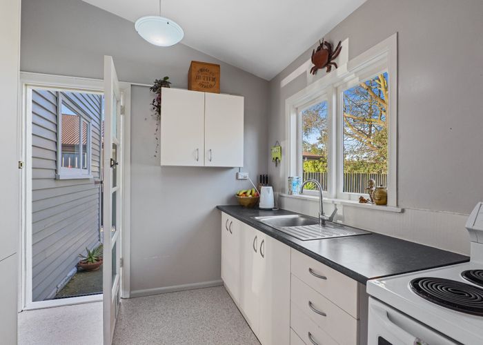  at 18 Olliviers Road, Phillipstown, Christchurch City, Canterbury