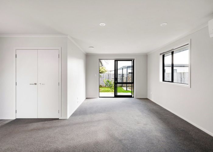  at 401B Peachgrove Road, Fairfield, Hamilton
