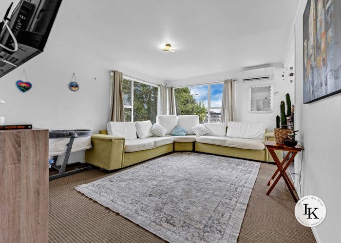 at 17 Desmond Place, Otara, Auckland