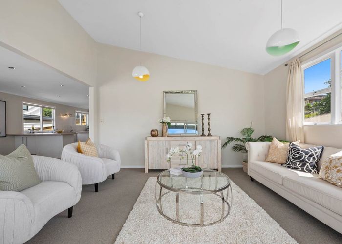  at 1/52 Beulah Avenue, Rothesay Bay, North Shore City, Auckland