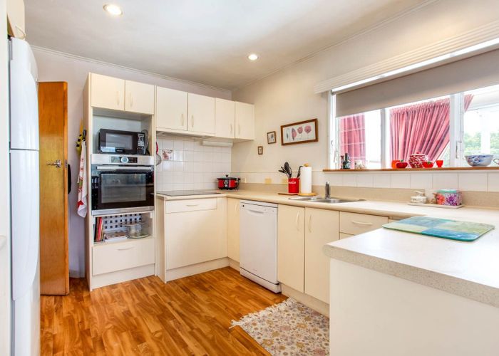  at 12 Aberdeen Road, Campbells Bay, Auckland