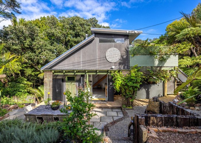  at 33 Beatty Parade, Surfdale, Waiheke Island, Auckland