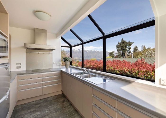  at 9 Greenstone Place, Fernhill, Queenstown-Lakes, Otago
