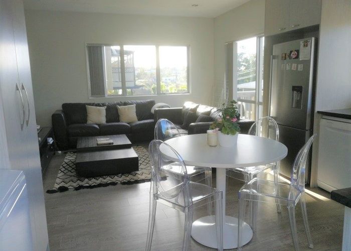  at flat/44 Penzance Road, Mairangi Bay, North Shore City, Auckland