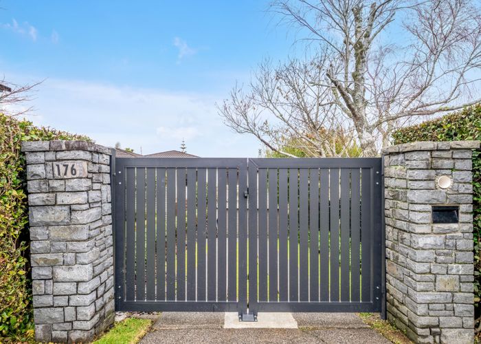  at 176 Bleakhouse Road, Mellons Bay, Manukau City, Auckland