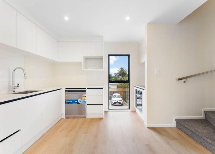  at 6/10 Orchid Place, Te Atatu South, Waitakere City, Auckland