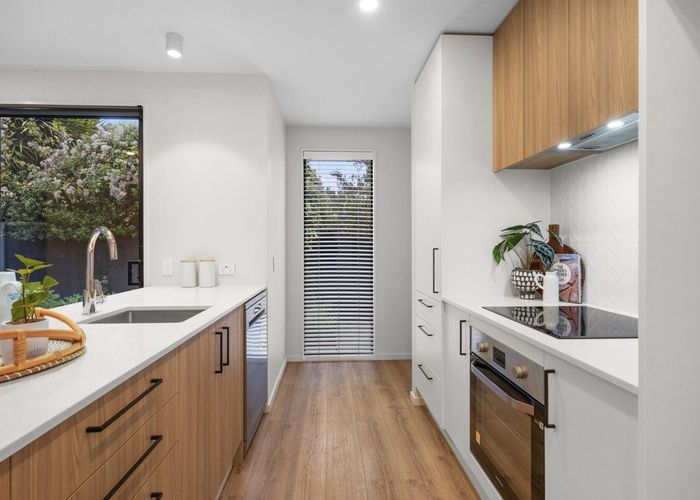  at 2/63 Waltham Road, Sydenham, Christchurch