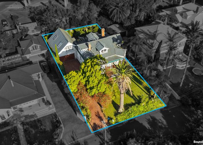  at 5 Queen Street, Northcote Point, North Shore City, Auckland