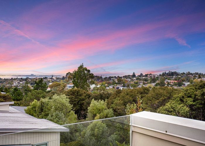  at 18 McCahon Place, Titirangi, Waitakere City, Auckland
