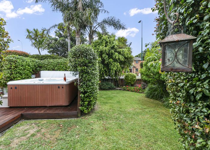  at 2 Mordane Place, East Tamaki, Manukau City, Auckland