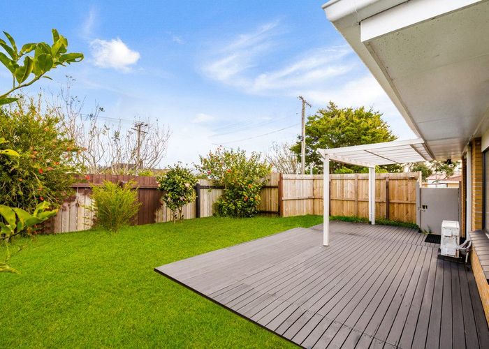  at 1/9 Northall Road, New Lynn, Auckland