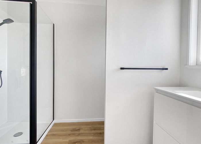  at 2/60 Gowing Drive, Meadowbank, Auckland