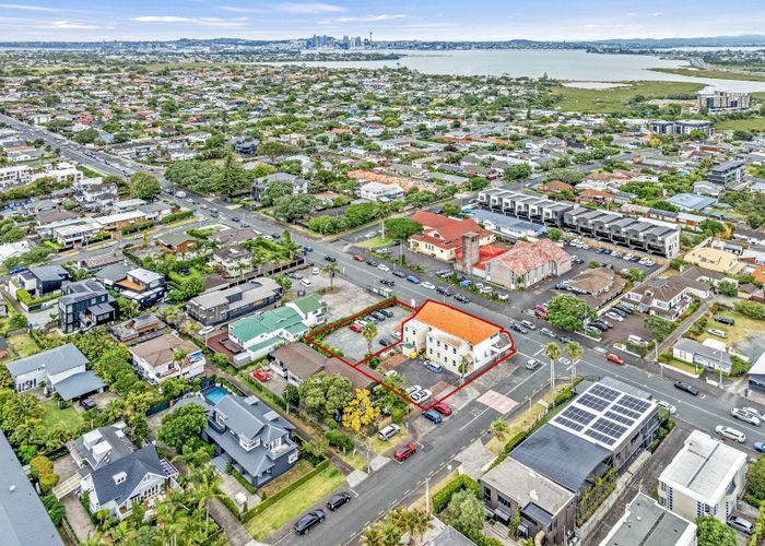  at 402 - 408 Lake Road, Takapuna, North Shore City, Auckland