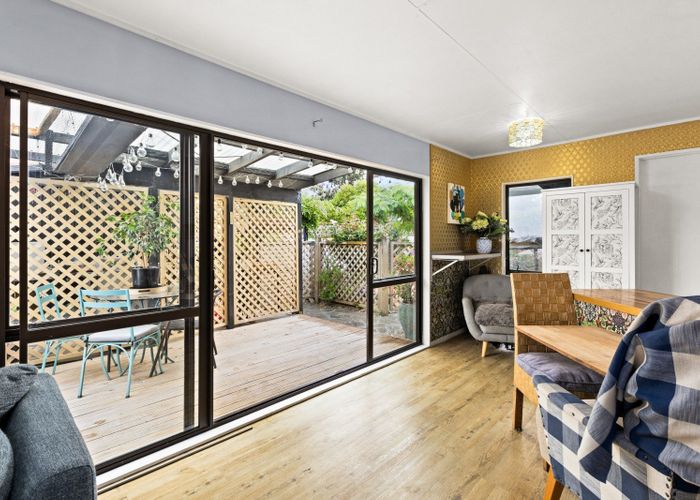  at 1/114 Park Road South, Akina, Hastings