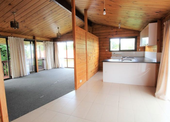  at 8A Chichester Drive, Rosehill, Papakura, Auckland