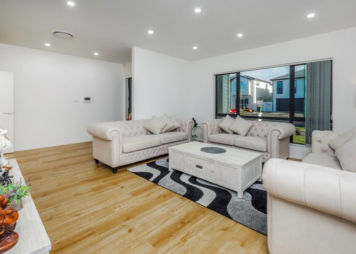  at 39 Nightingale Road, Flat Bush, Auckland