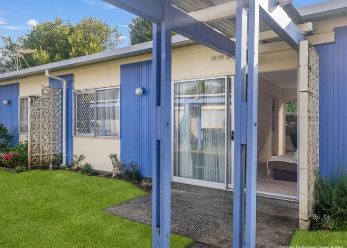  at 2/100 River Road, Hamilton East, Hamilton, Waikato