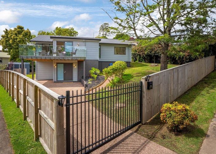  at 10 Eagleson Street, Northcross, North Shore City, Auckland