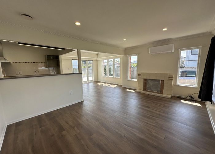  at 5 Fraser Road, Papatoetoe, Auckland