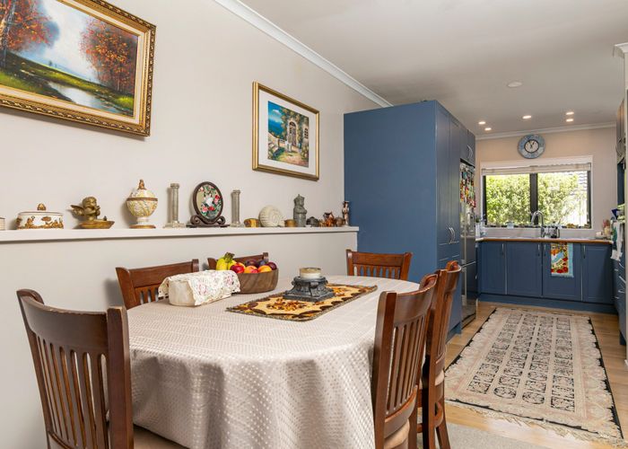  at 11/102 Greenhithe Road, Greenhithe, Auckland