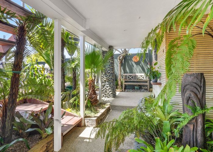  at 10 Takutai Avenue, Bucklands Beach, Manukau City, Auckland