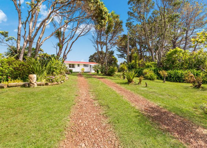  at 13 Te Ahuahu Road, Piha, Waitakere City, Auckland