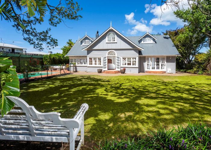  at 2 Minnehaha Avenue, Takapuna, Auckland