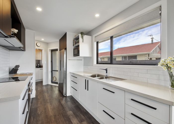  at 6 Oakley Crescent, Hornby, Christchurch City, Canterbury