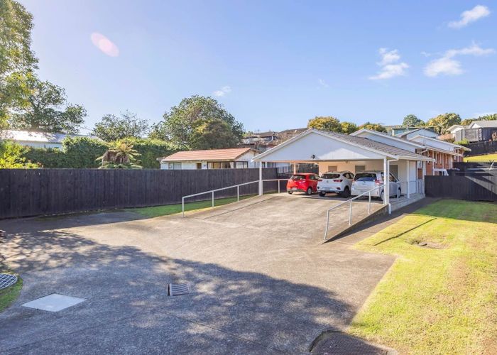  at 2/213 Penrose Road, Mount Wellington, Auckland City, Auckland
